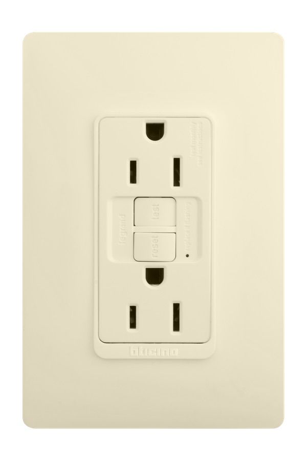 TOMACTE DOBLE C/T 15AMP GFCI LUZICA MARFIL BTICINO