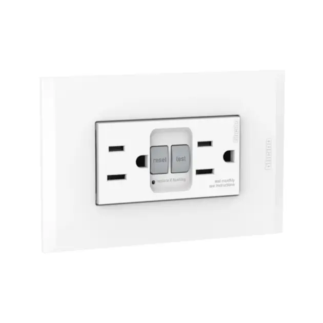 TOMACTE DOBLE C/T 15AMP GFCI NOBILE BLANCO BTICINO