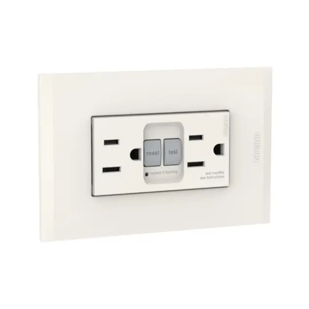 TOMACTE DOBLE C/T 15AMP GFCI NOBILE MARFIL BTICINO